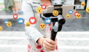 <span class="entry-title-primary">Influencer – mediale Leitfiguren der Generation Z</span> <span class="entry-subtitle">Ein Gespräch mit Social Media Expertin Sarah Spitzer</span>